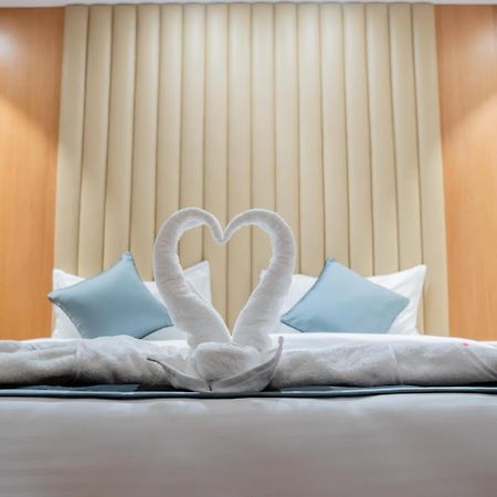 Hotel Tulips Grand Hyderabad Ngoại thất bức ảnh