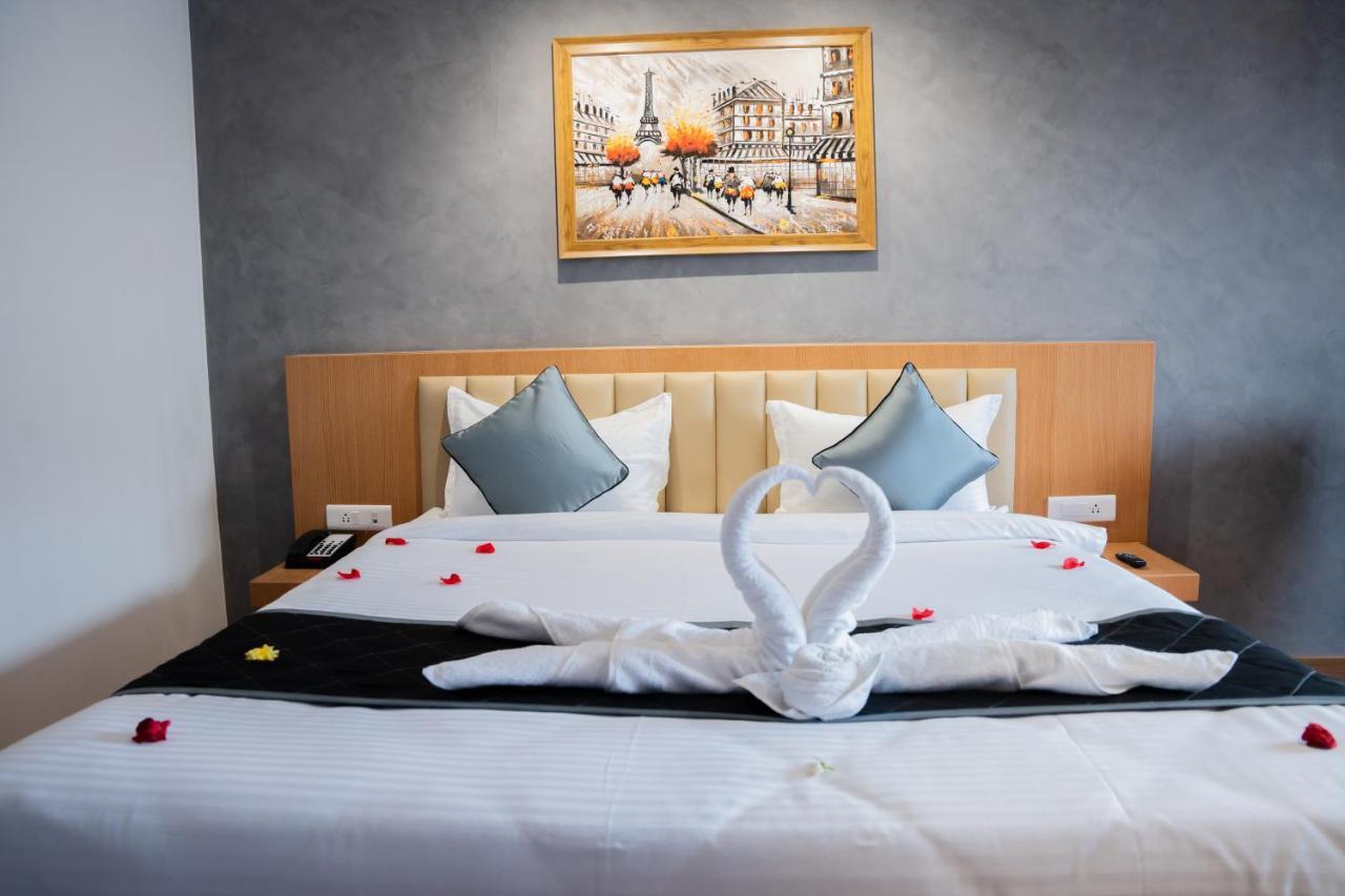 Hotel Tulips Grand Hyderabad Ngoại thất bức ảnh