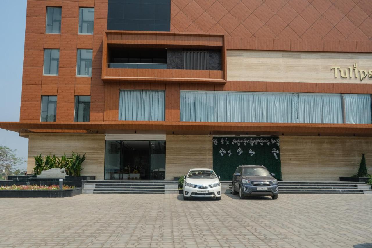 Hotel Tulips Grand Hyderabad Ngoại thất bức ảnh