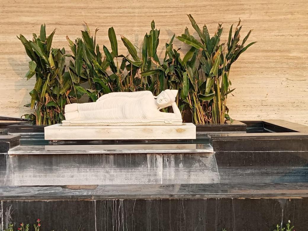 Hotel Tulips Grand Hyderabad Ngoại thất bức ảnh