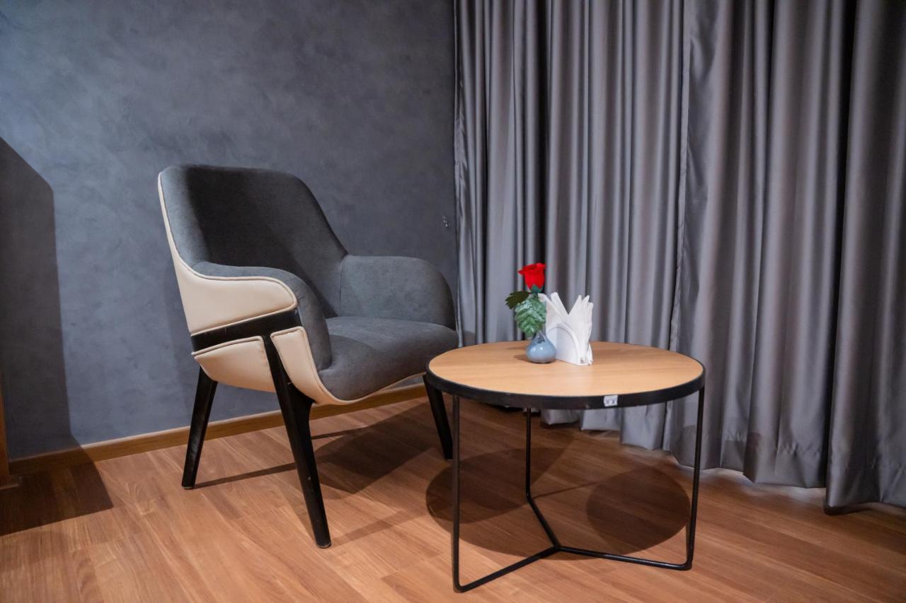 Hotel Tulips Grand Hyderabad Ngoại thất bức ảnh