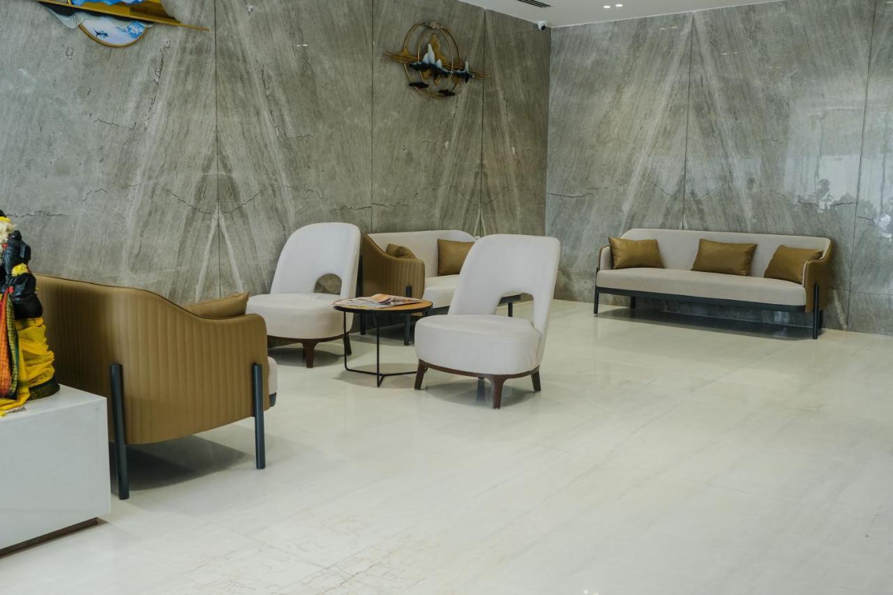 Hotel Tulips Grand Hyderabad Ngoại thất bức ảnh