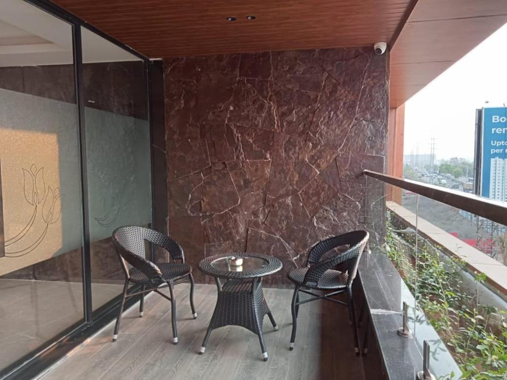 Hotel Tulips Grand Hyderabad Ngoại thất bức ảnh