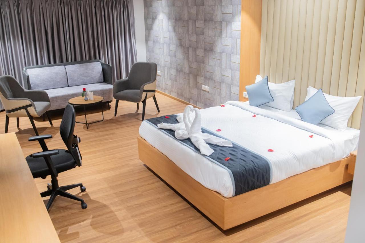 Hotel Tulips Grand Hyderabad Ngoại thất bức ảnh